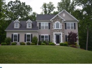 5945 Woodridge Dr, Green Lane, PA 18054