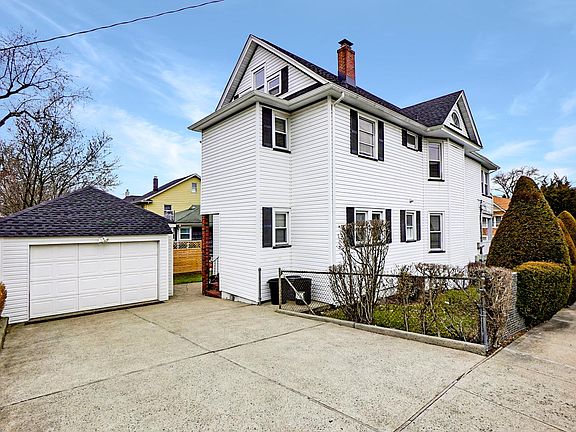 3rd image of 430 Delafield Ave #1