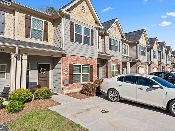 3rd image of 5369 Creekview Way
