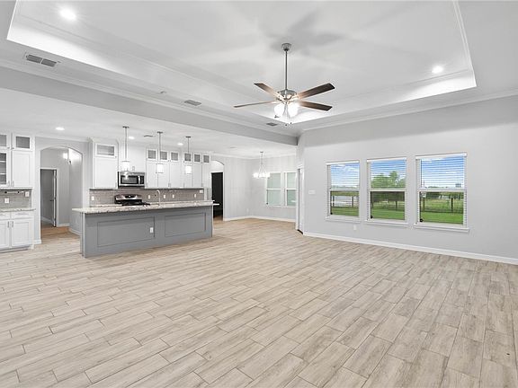 4th image of 100 Speargrass Ln