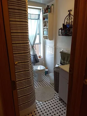 Rented by Harari Realty Corp | media 4