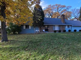 81 Lillian Ln, Yorkville, IL 60560