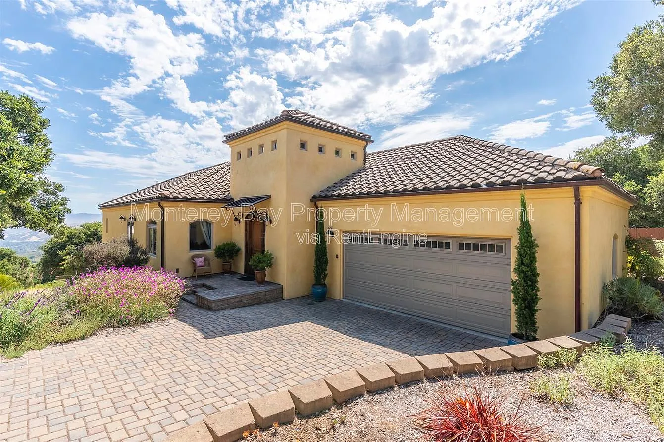 3 bed, 3.0 bath, 2432 sqft, $6,200 — Photo 1