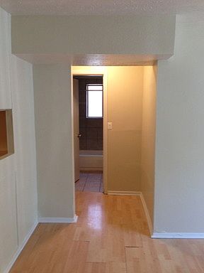 3rd image of 611 S Park St APT 6