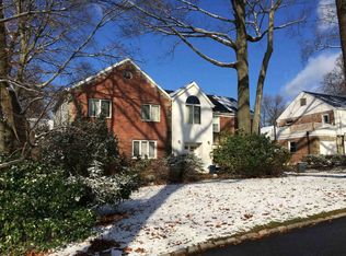 22 Shore Park Rd, Great Neck, NY 11023