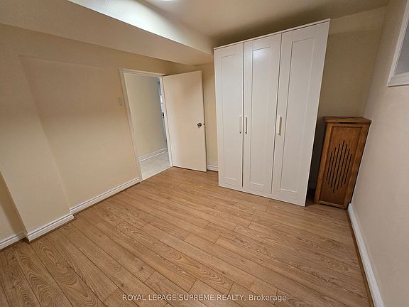 3rd image of 20 Edna Ave #Basement
