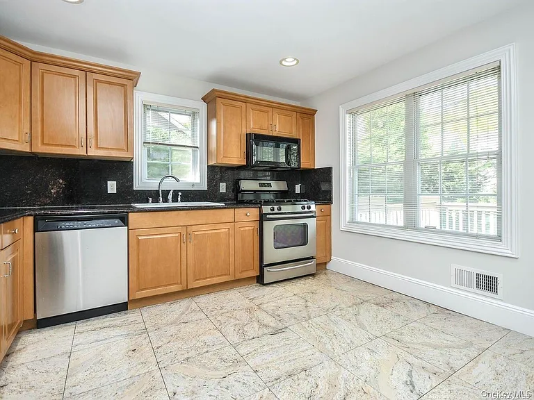 51 Inwood Rd #B — Photo 11