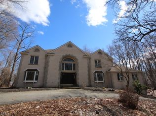 306 Pleasant Valley Rd, Morganville, NJ 07751