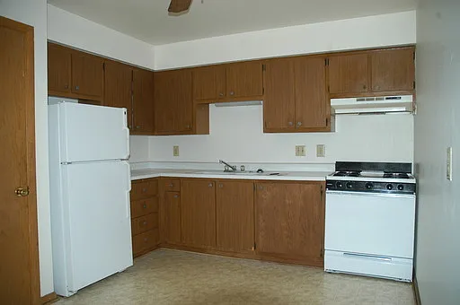 Garden Circle Apartments — Photo 11