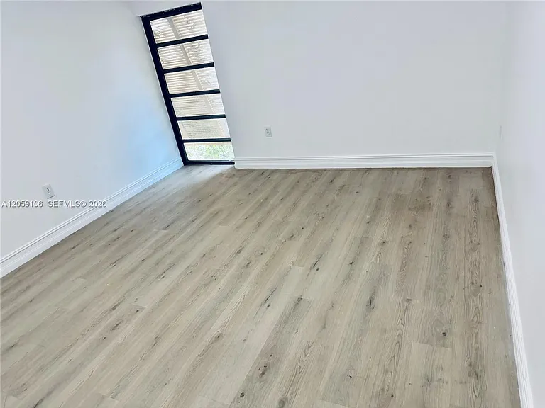 7011 Crown Gate Ct — Photo 11
