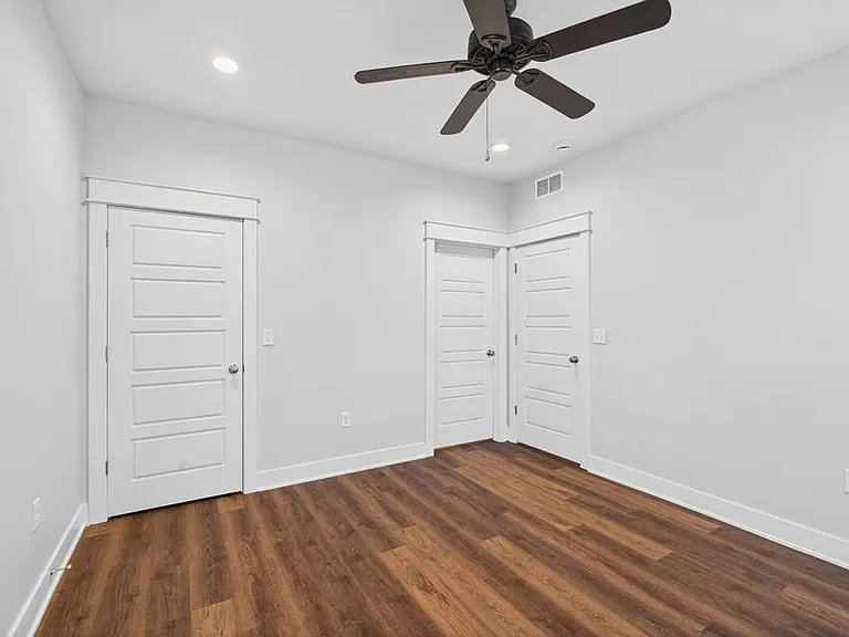 2805 Raintree Dr — Photo 8