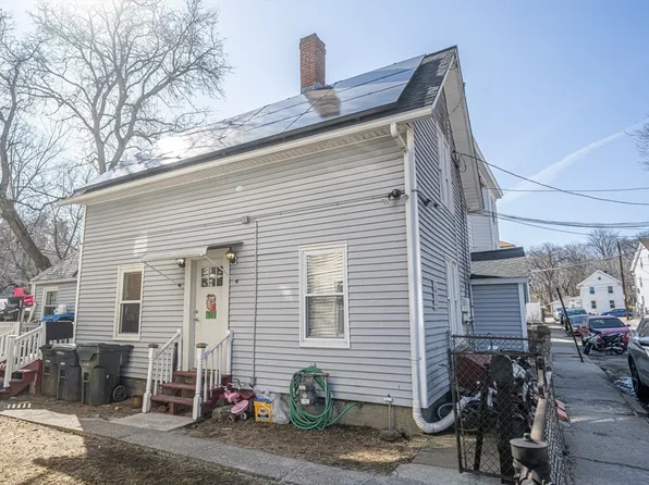 3 Dean St, Southbridge, MA 01550