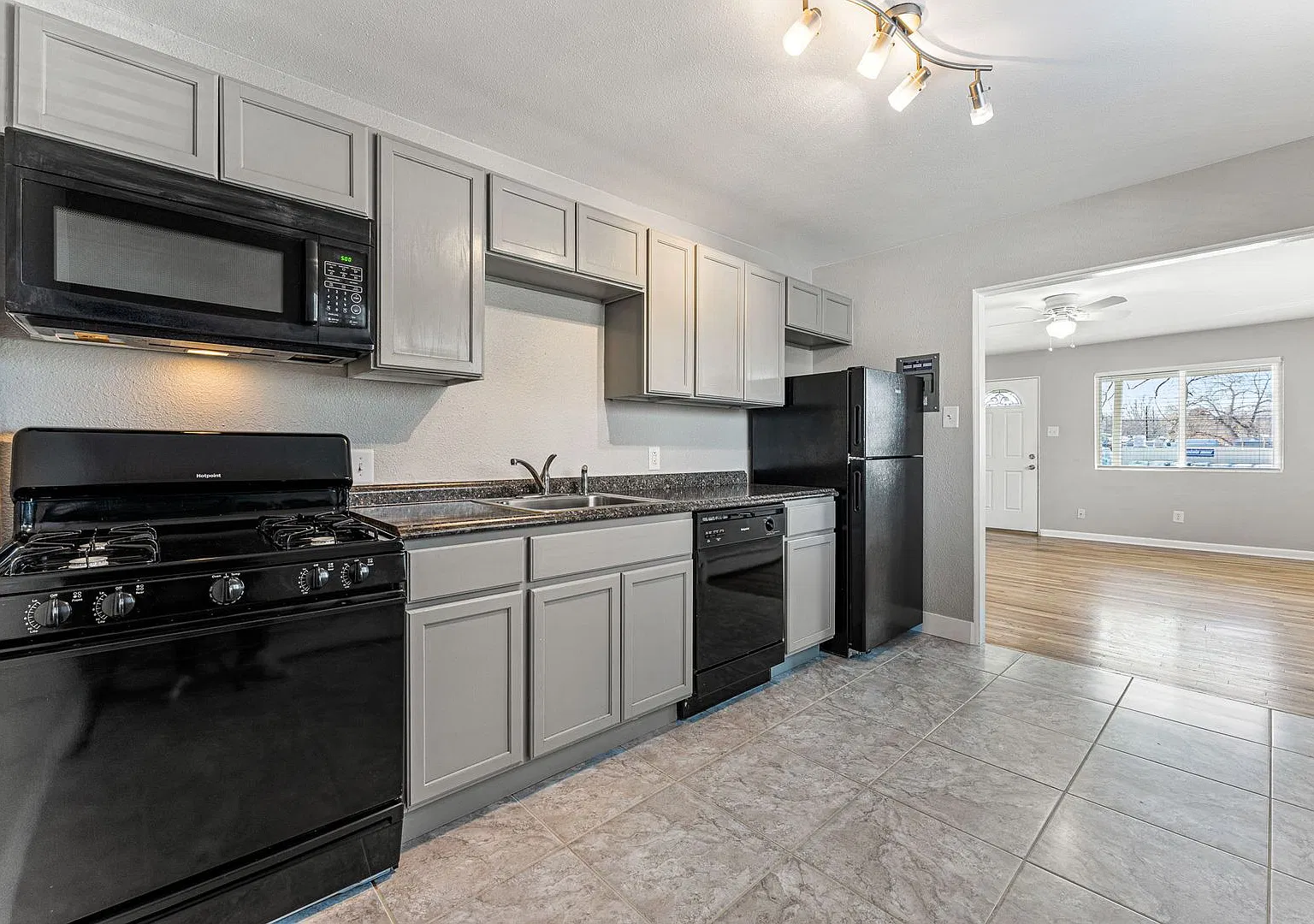 1208-1218 Zephyr St.- HM — Photo 3