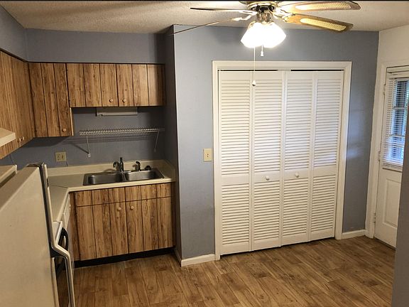 3rd image of 117 Ridgecrest Cir #117