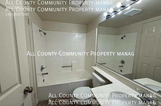 2277 Oak Ave — Photo 21