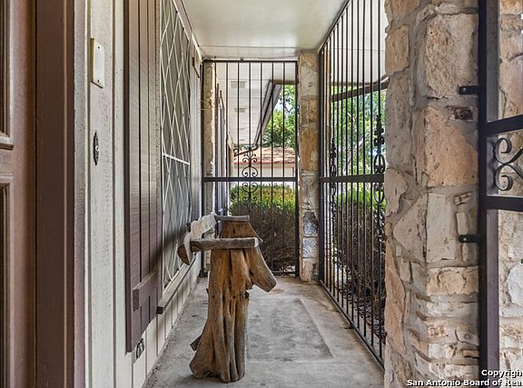 4th image of 8418 Brixton St