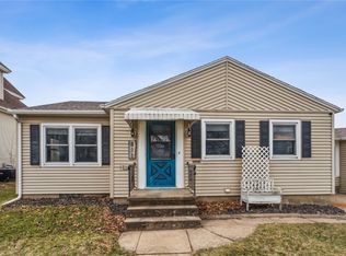 811 1st Ave, Vinton, IA 52349
