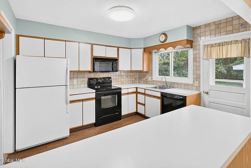 4th image of 116 Euclid Avenue