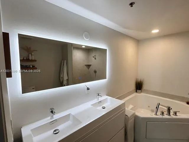 3029 NE 188th St #822 — Photo 27
