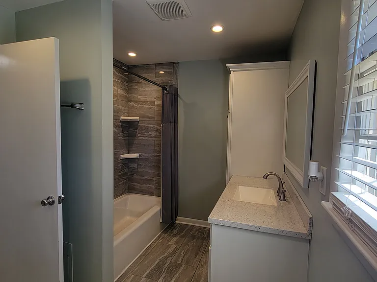 2401 Ridgeland Dr — Photo 10