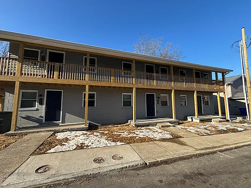 402 Gunn St Photo 1