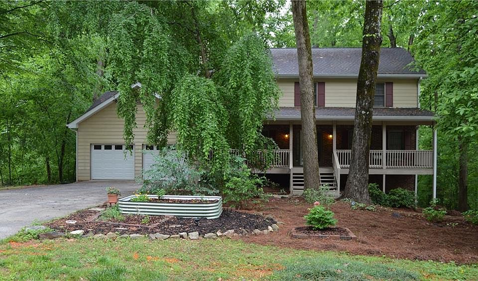 1st image of 553 Old Mill Ct