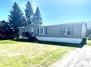 82 Fenton St, Waddington, NY 13694