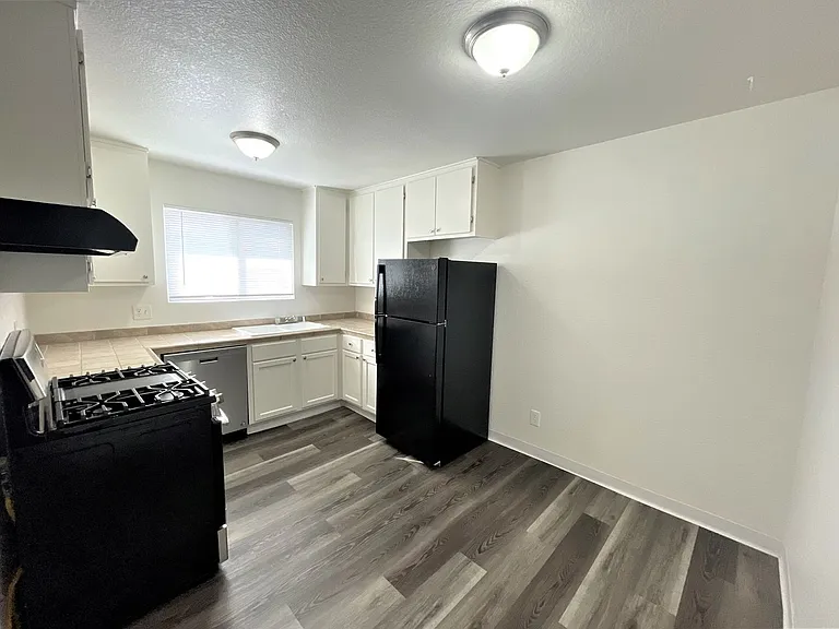 831 W. Swain Road — Photo 5