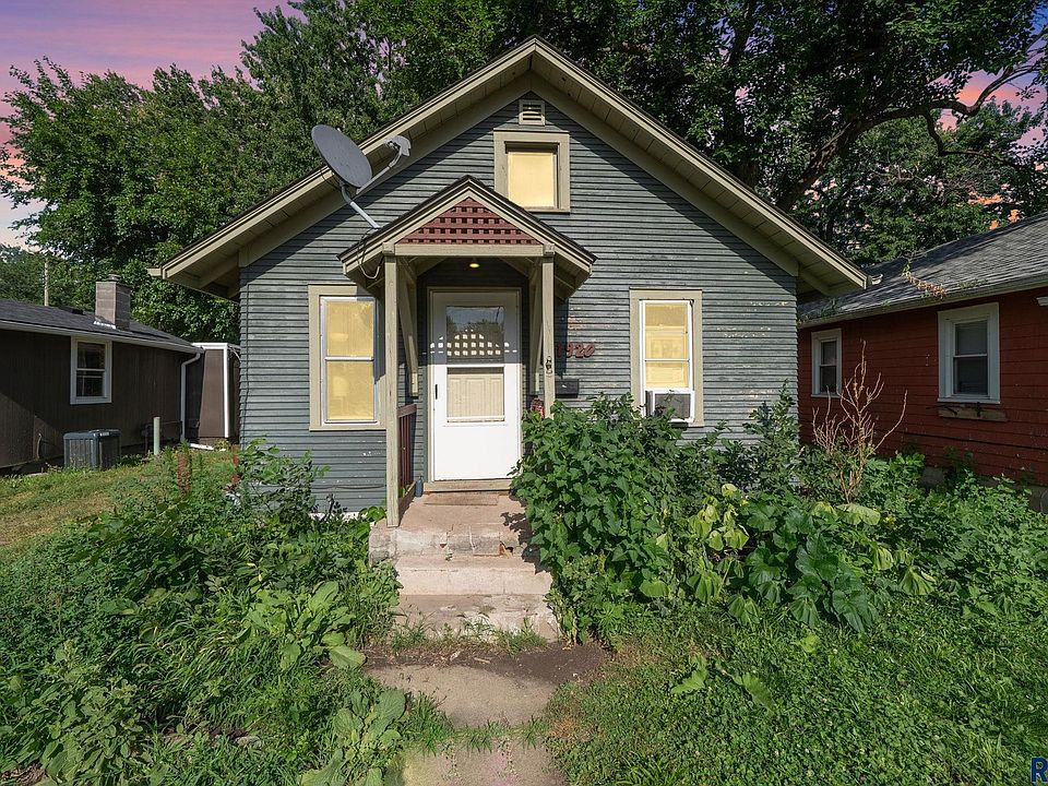 1st image of 1920 S Summit Ave