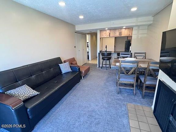 5th image of 2000 Prospector Ave #414