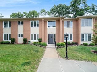 510 W Hunters Dr APT D, Carmel, IN 46032