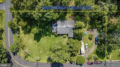 3rd image of 3411 Hill St