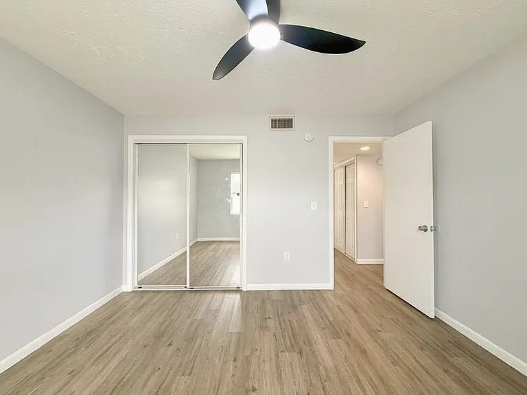 11705 North Dr #B — Photo 25