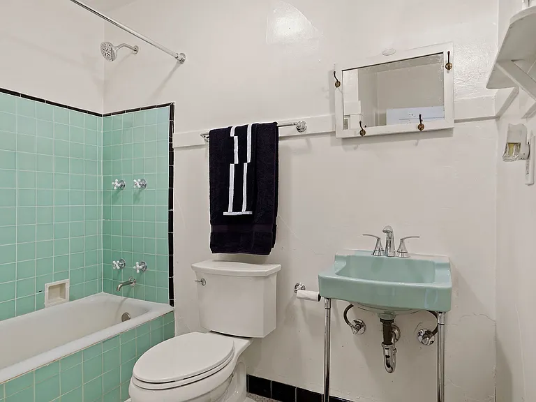 2615 P St #1 — Photo 13