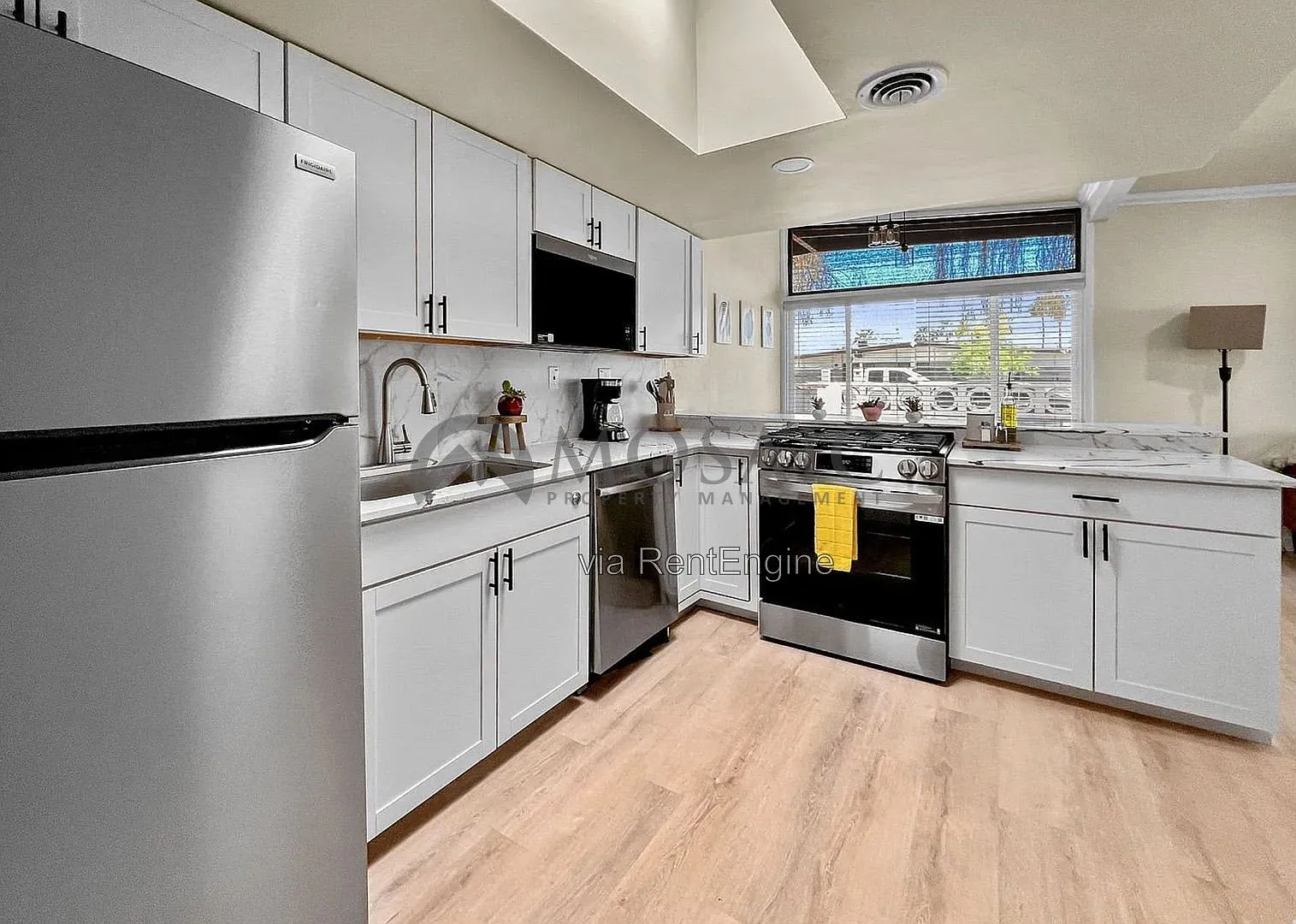2 bed, 1.0 bath, 921 sqft, $1,650 — Photo 4