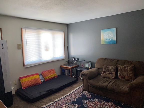 4th image of 915 7th St S #7