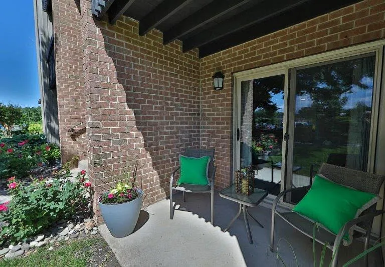 Lakewood Hills Apartments and Townhomes — Photo 21