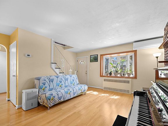 3rd image of 4928 167th Street