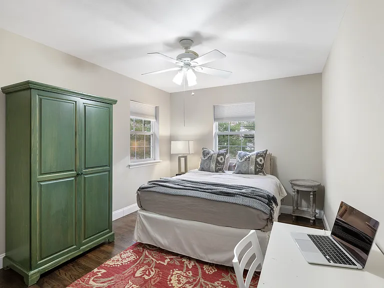 9 Montauk Ave — Photo 13