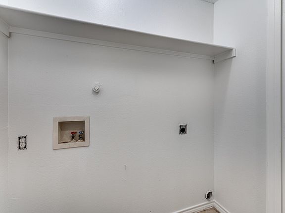 5th image of 4516 Alamosa St