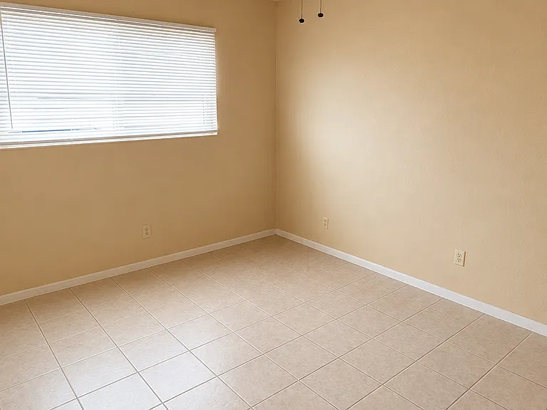 1597 E Washington Ave #2 — Photo 6