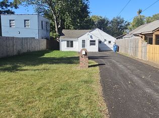 616 Morton Ave, Aurora, IL 60506