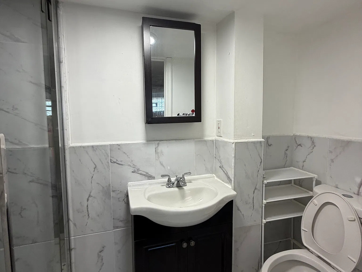 3 bed, 1.5 bath, 1376 sqft, $2,200 — Photo 3