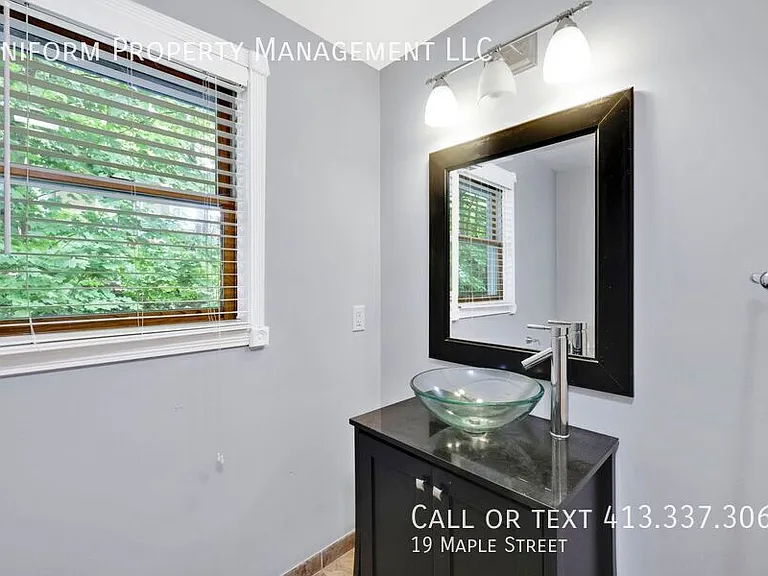 19 Maple St — Photo 32