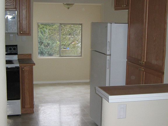 Breakfast nook from living