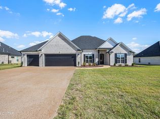 64 Breezy Meadow Dr, Jackson, TN 38305