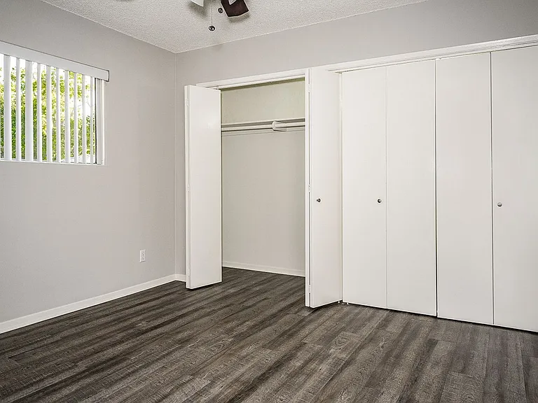 631 E Verdugo Ave — Photo 15