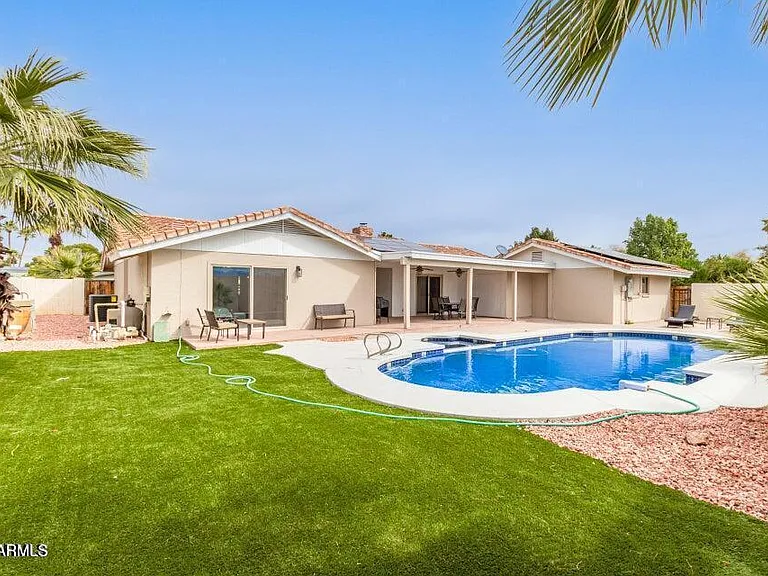 956 Castillo Dr E — Photo 35