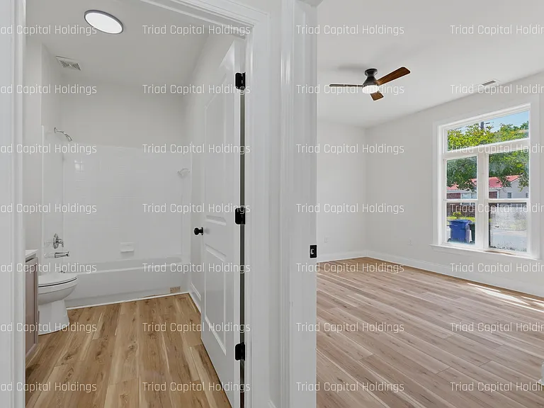 905 Meares St — Photo 16