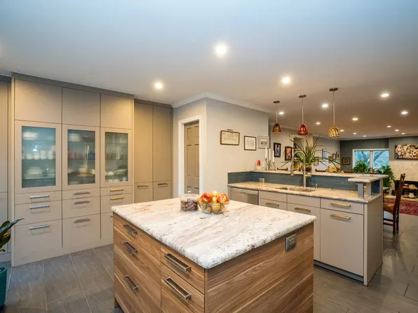 3056 Independence Avenue image 9 of 40